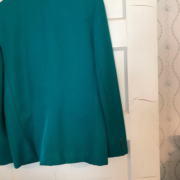 Fresh from Laurie’s closet - Picture 5 of 7